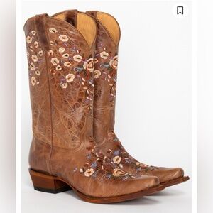 SHYANNE WOMEN'S MAISIE FLORAL EMBROIDERED WESTERN LEATHER BOOTS - SNIP TOE